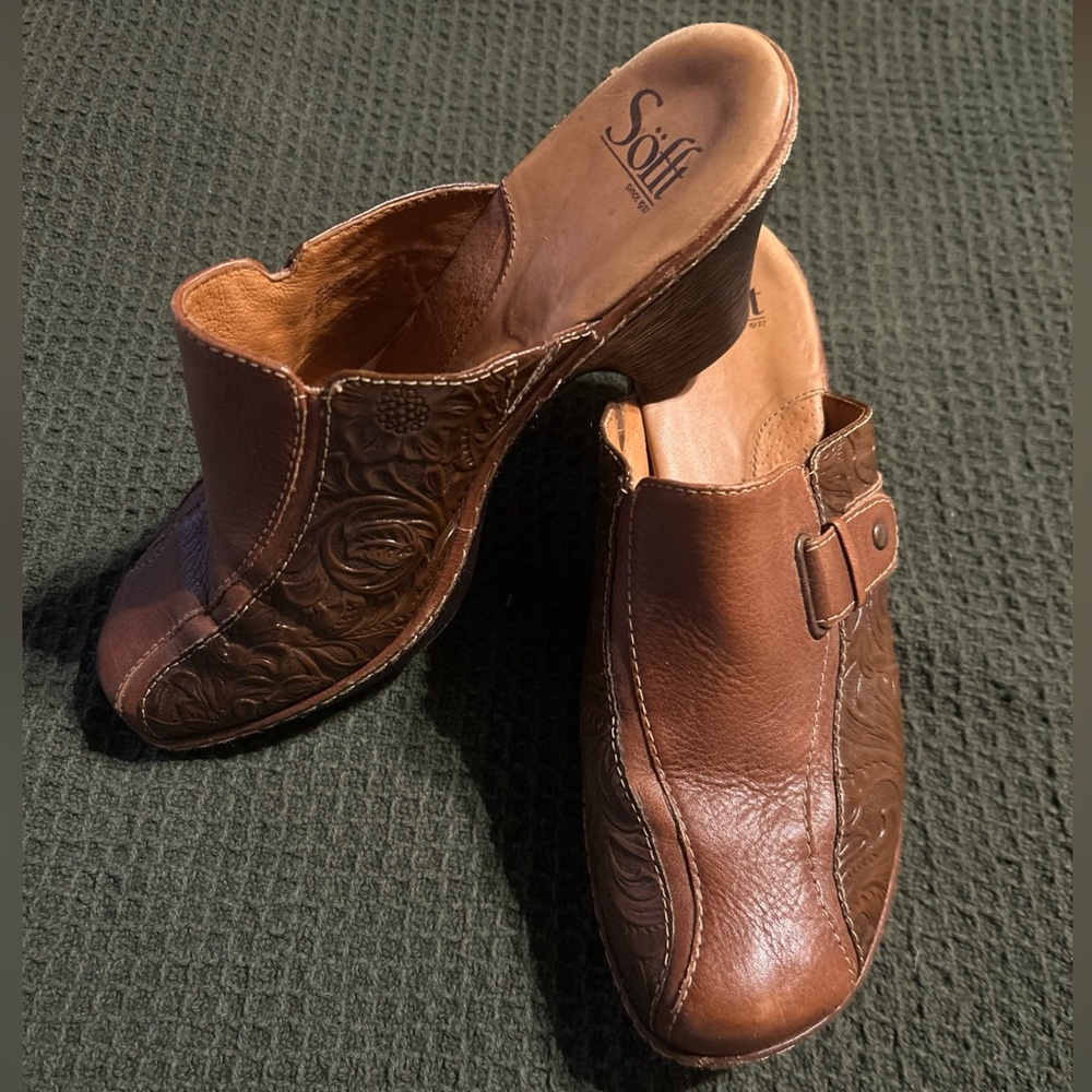 Sofft Women's Brown Floral Embossed Leather Mules Clogs Shoes Size 9 M
